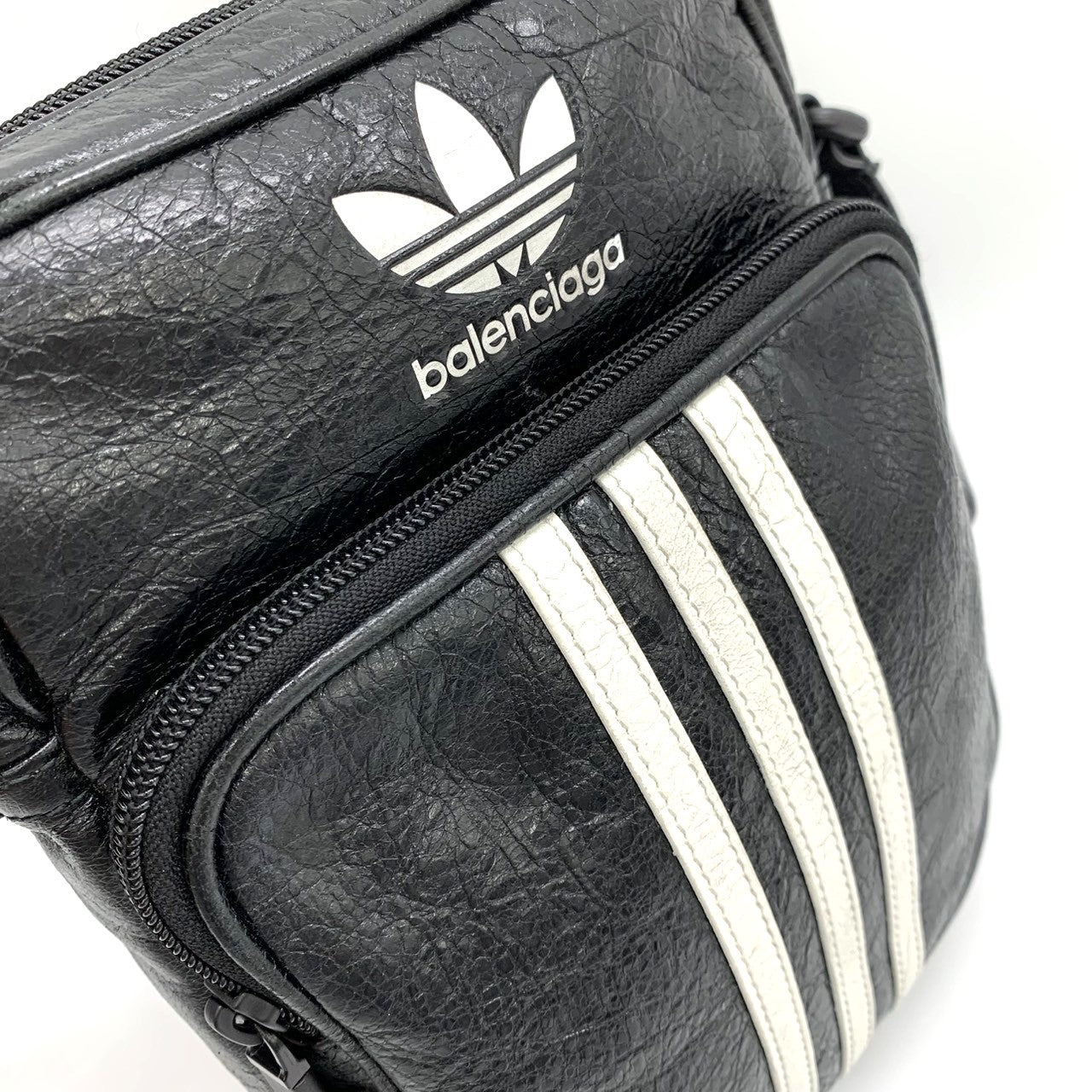 BALENCIAGA x adidas Collaboration Balenciaga Adidas Small Messenger Bag/Crossbody/Shoulder Bag Black 721850
