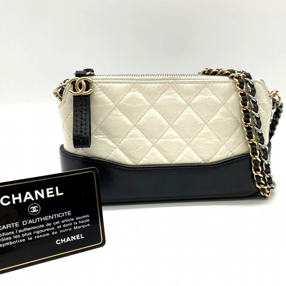 CHANEL Gabriel Phone Holder, Smartphone Case, Chain Wallet, Mini Chain Shoulder Bag, Leather, White/Black, Two-Tone, Women's Fashion, No. 25