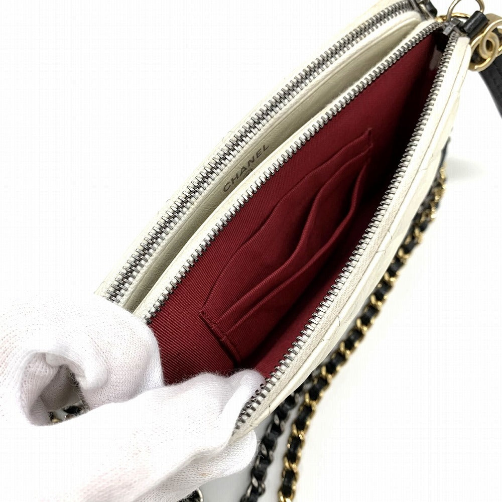 CHANEL Gabriel Phone Holder, Smartphone Case, Chain Wallet, Mini Chain Shoulder Bag, Leather, White/Black, Two-Tone, Women's Fashion, No. 25