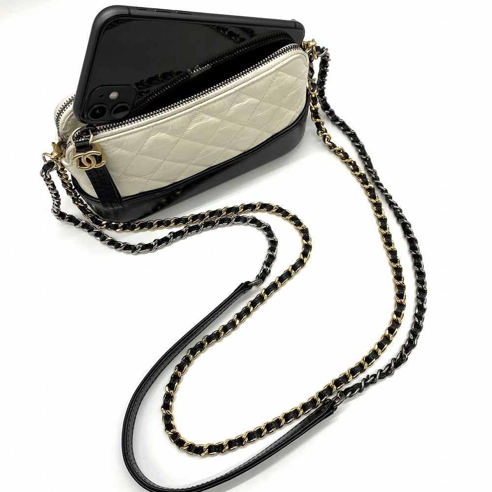 CHANEL Gabriel Phone Holder, Smartphone Case, Chain Wallet, Mini Chain Shoulder Bag, Leather, White/Black, Two-Tone, Women's Fashion, No. 25
