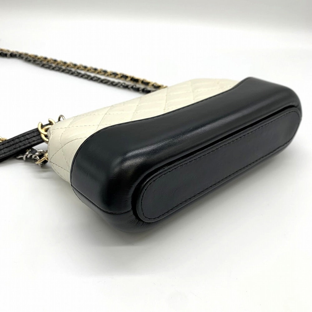 CHANEL Gabriel Phone Holder, Smartphone Case, Chain Wallet, Mini Chain Shoulder Bag, Leather, White/Black, Two-Tone, Women's Fashion, No. 25
