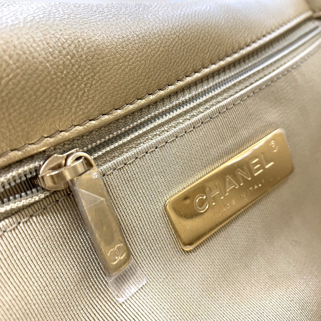 CHANEL19 Chanel Dixneuf Medium Size Maxi Matelassé Chain Shoulder Bag Handbag 2-way Women's PRE-OWNED