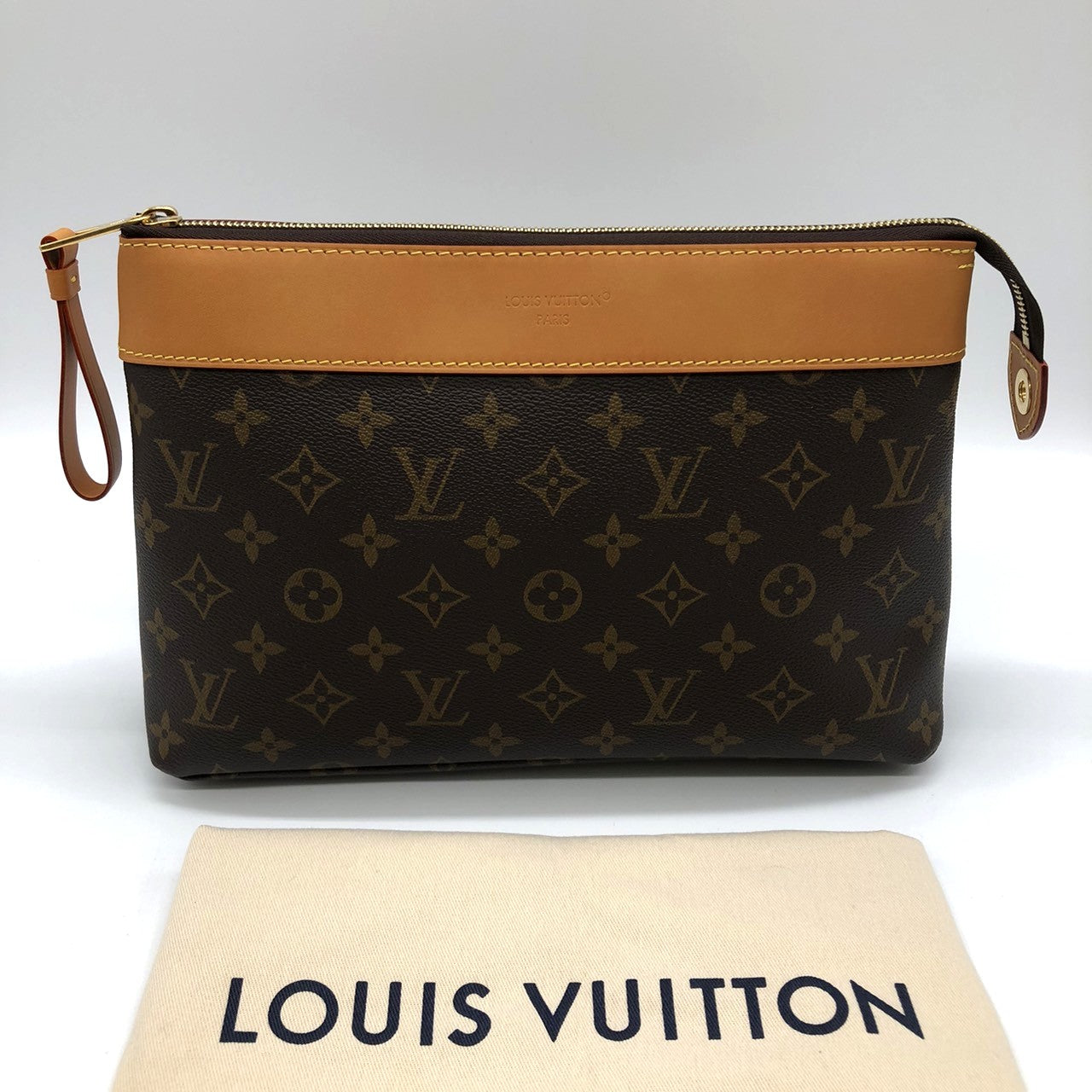 Excellent condition LOUIS VUITTON Pochette Voyage Souple M14057 clutch bag, Monogram canvas/leather, brown, women's fashion.