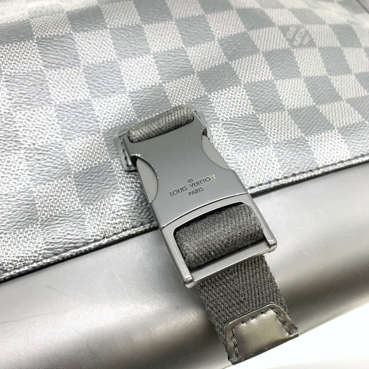 Louis Vuitton N41458 Messenger MM A4 Size Crossbody Shoulder Bag in Black Damier Graphite PVC and Leather