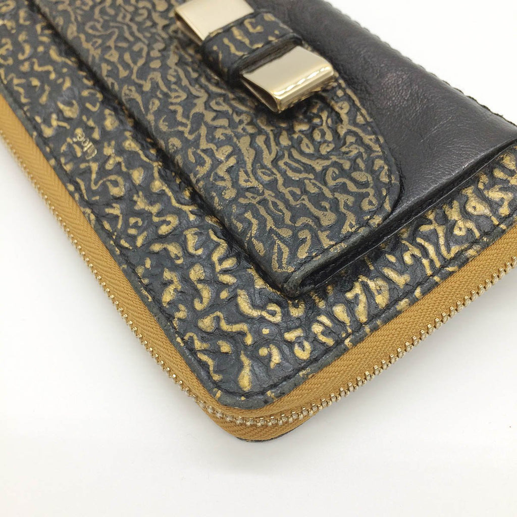 Chloe Lily Long Wallet Round Zipper Ribbon Leather Black x Gold